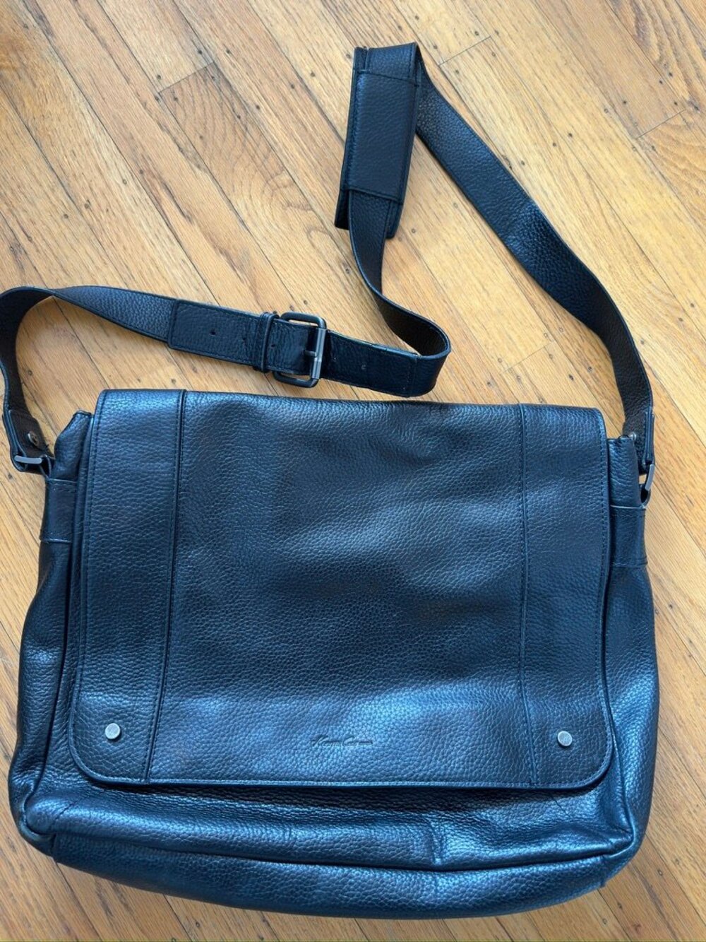 Kenneth Cole Black Leather Messenger/Laptop Bag, Flap Magnet Close Y2K